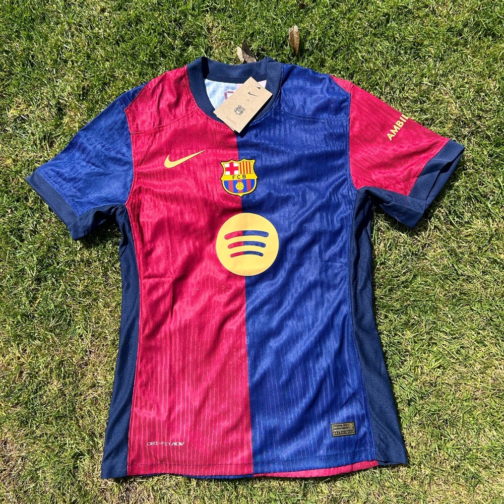 24/25 Barcelona Home Player Version Jersey (Large)